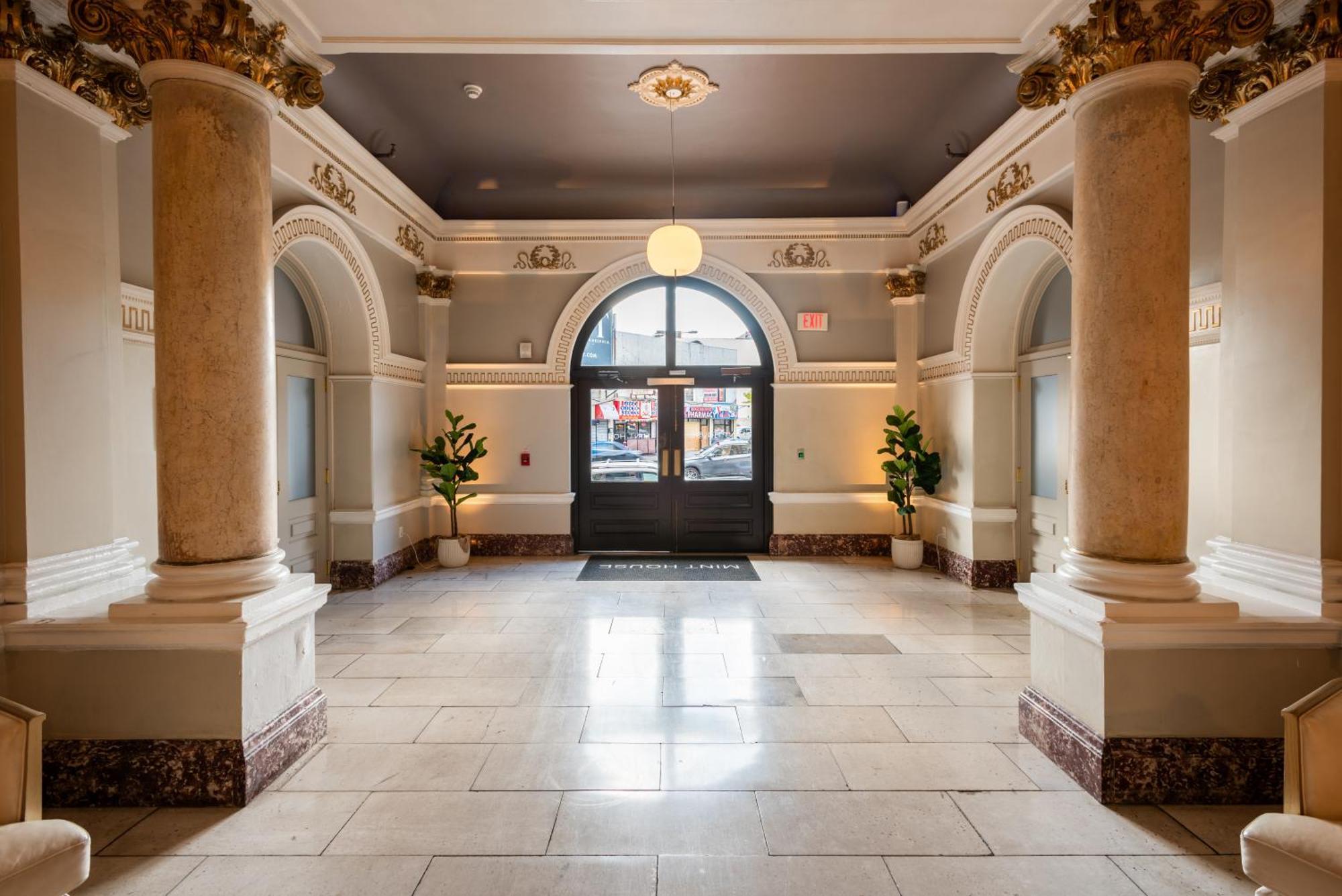Mint House At The Divine Lorraine Hotel - Philadelphia Exterior photo